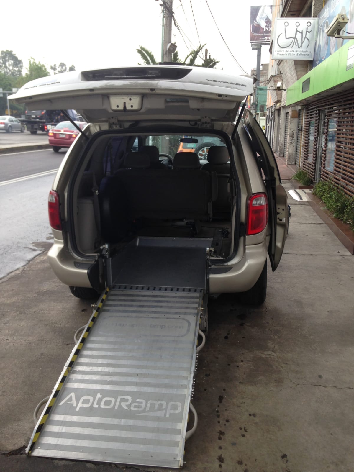 Rampa para silla de ruedas en la unidad